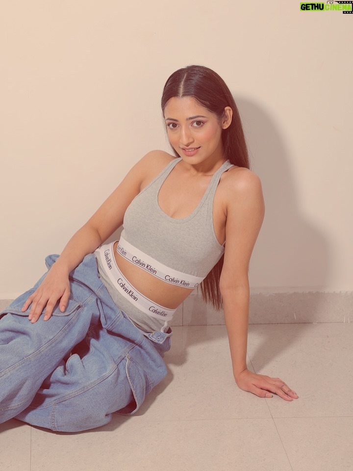 Gargee Nandy - 1.3K Likes - @calvinklein 🤍
Thanks for making this happen
@palettebykritikamishra 
@amit_hasija_photography 
@hairstylist_rohitrajput_1
