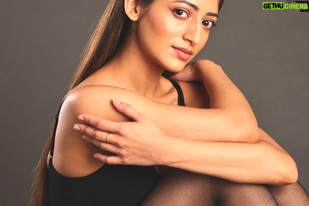 Gargee Nandy - 1.7K Likes - Not your regular calendar girl🐦‍⬛

Mua @palettebykritikamishra 
📸 @amit_hasija_photography 
Hair @hairstylist_rohitrajput_1