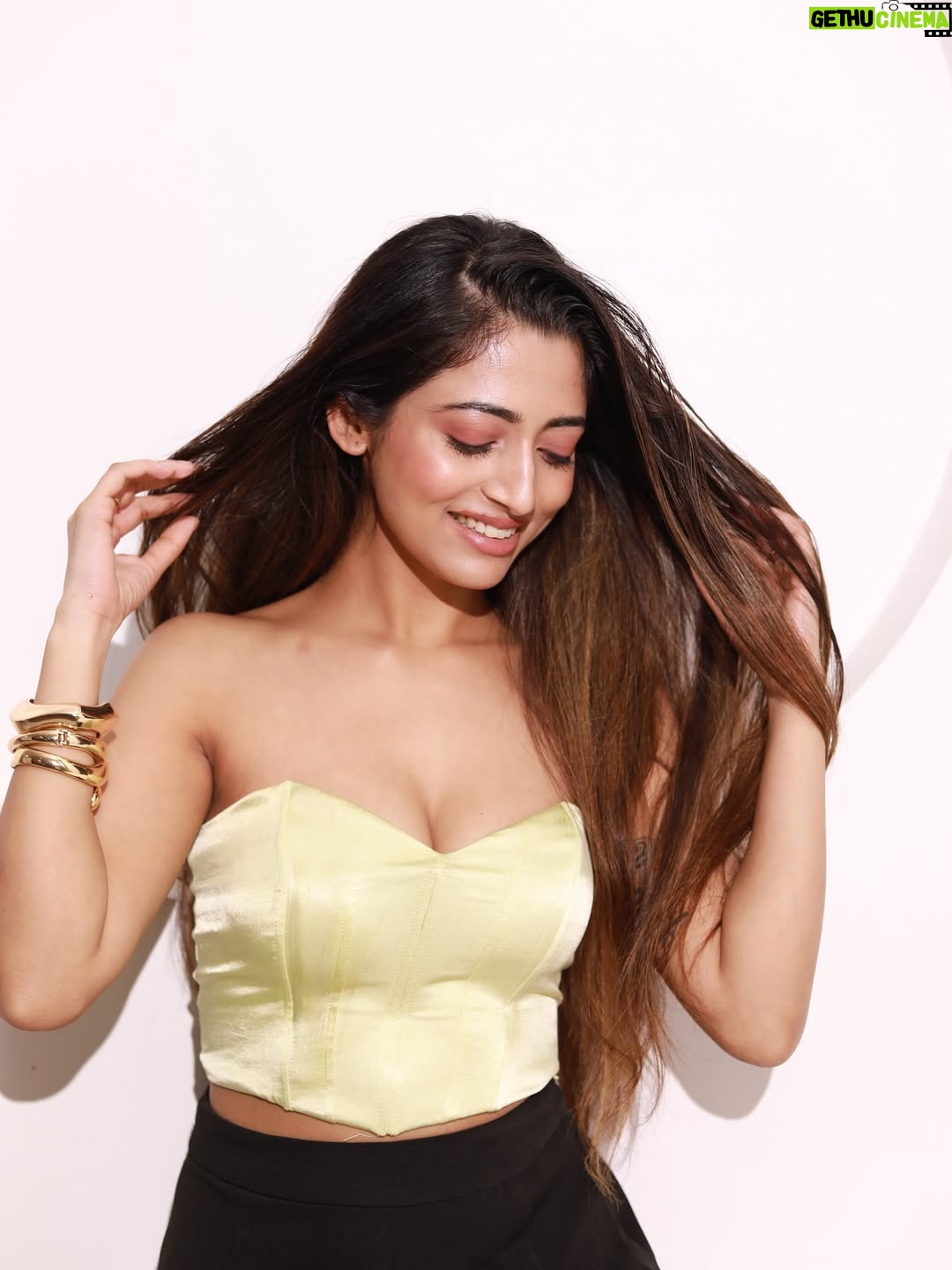 Gargee Nandy - 2.3K Likes - The Awara series!
Thanks to the A team
@arjunsinghphotographer on 📸 
@palettebykritikamishra dolled me up
