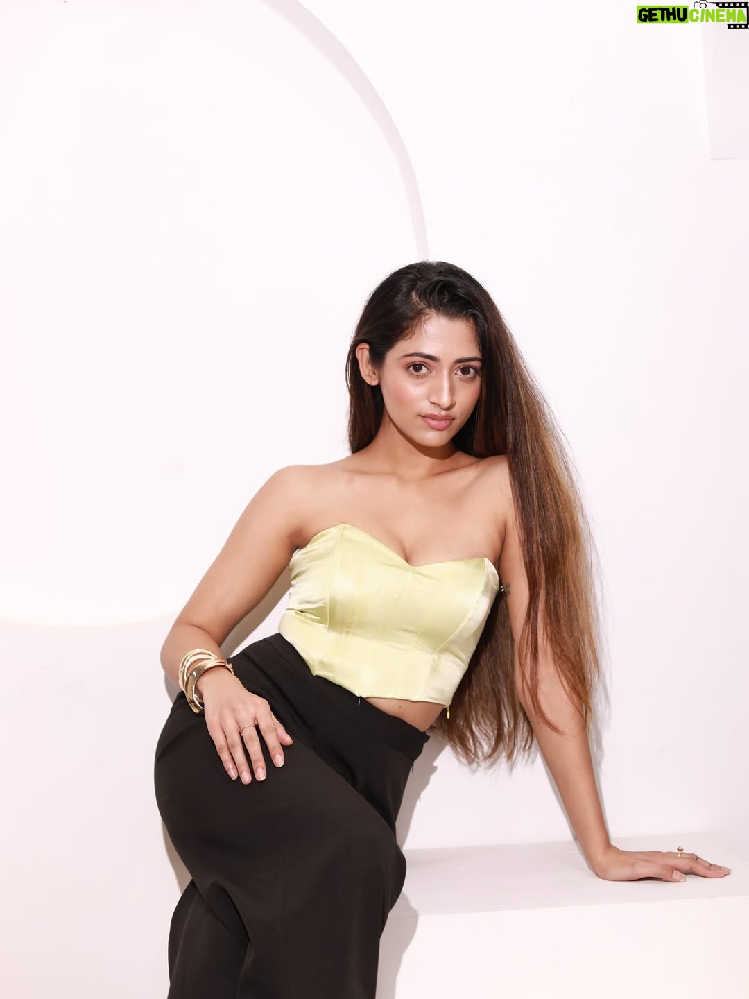Gargee Nandy - 2.3K Likes - The Awara series!
Thanks to the A team
@arjunsinghphotographer on 📸 
@palettebykritikamishra dolled me up