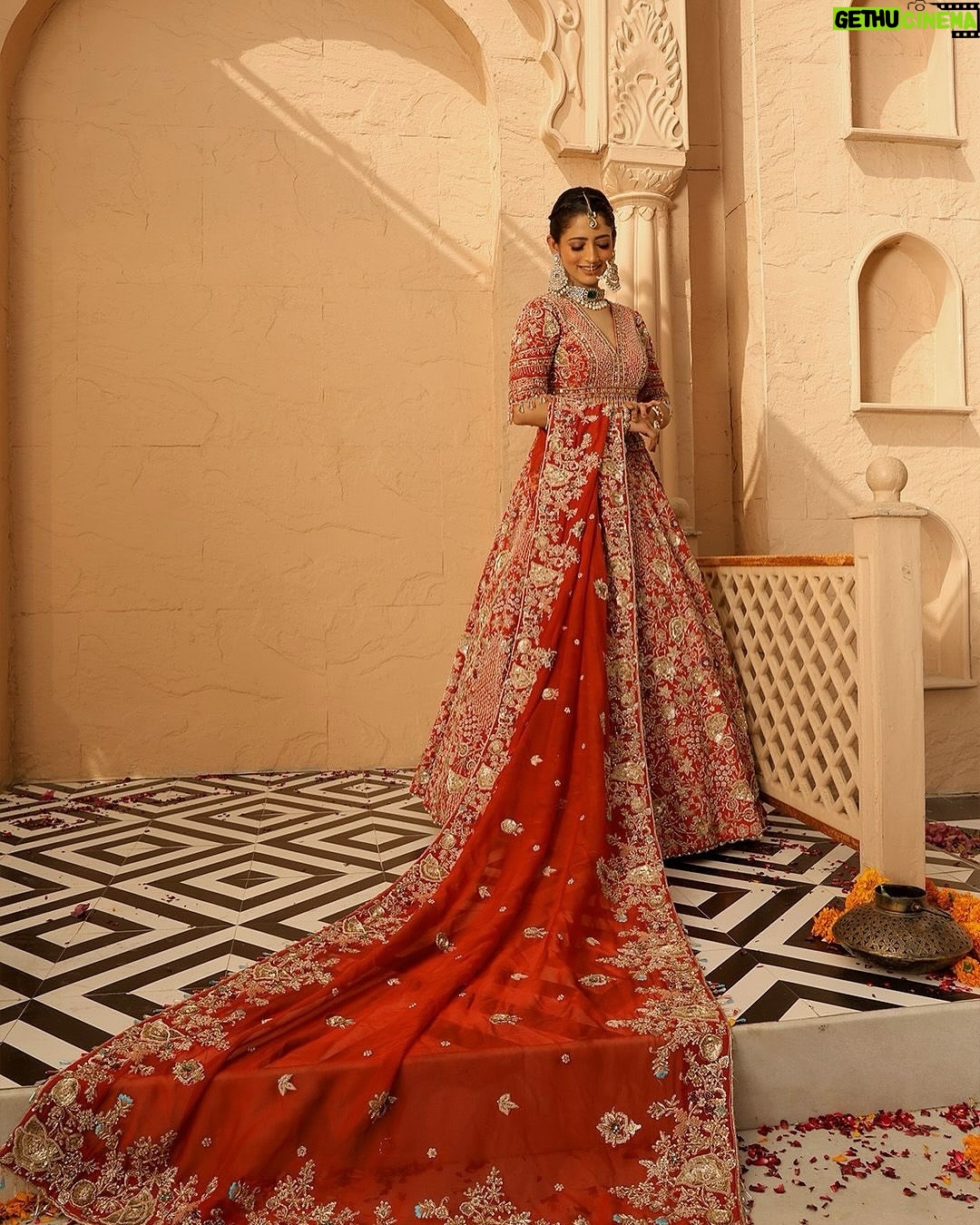 Gargee Nandy - 1.4K Likes - Normalise being able to wear SHAADI KA JODA without being married!🥹
