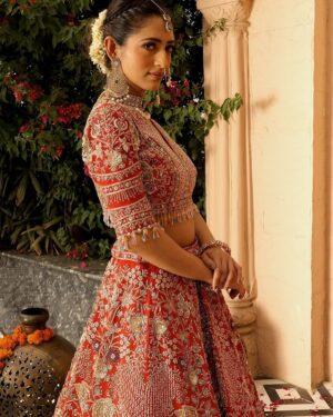Gargee Nandy Instagram - Normalise being able to wear SHAADI KA JODA without being married!🥹