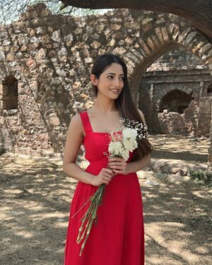 Gargee Nandy Instagram - 🪷🎥🌻 BTS because mere paas time hi nhi hai Instagram reel banana ka 😭.