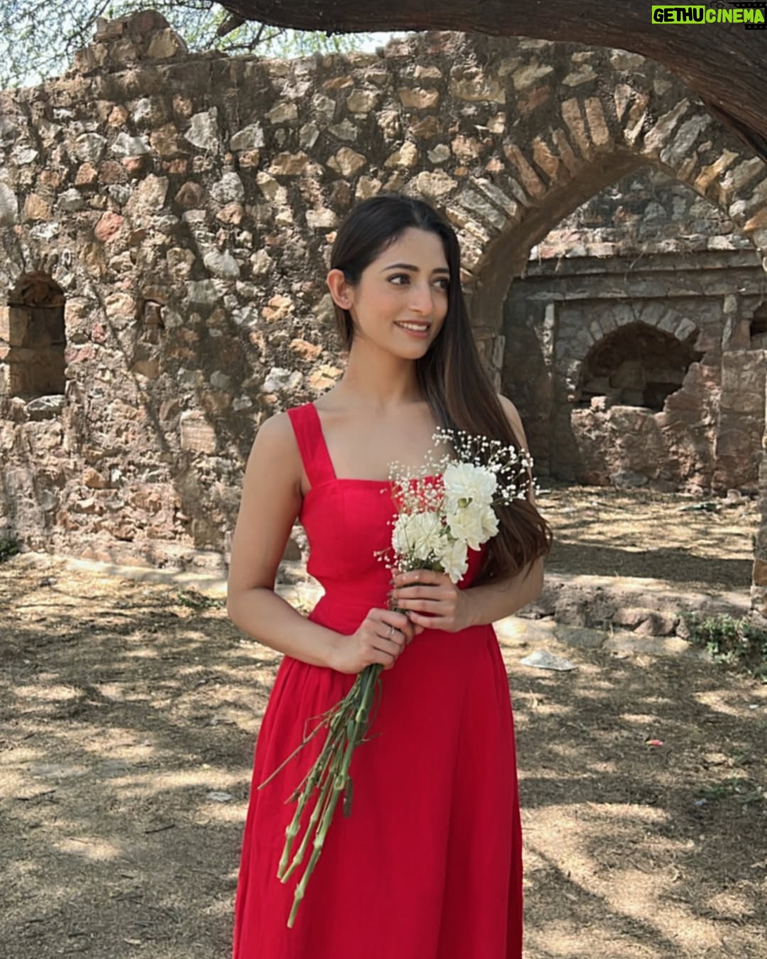 Gargee Nandy - 1.4K Likes - 🪷🎥🌻 BTS because mere paas time hi nhi hai Instagram reel banana ka 😭.