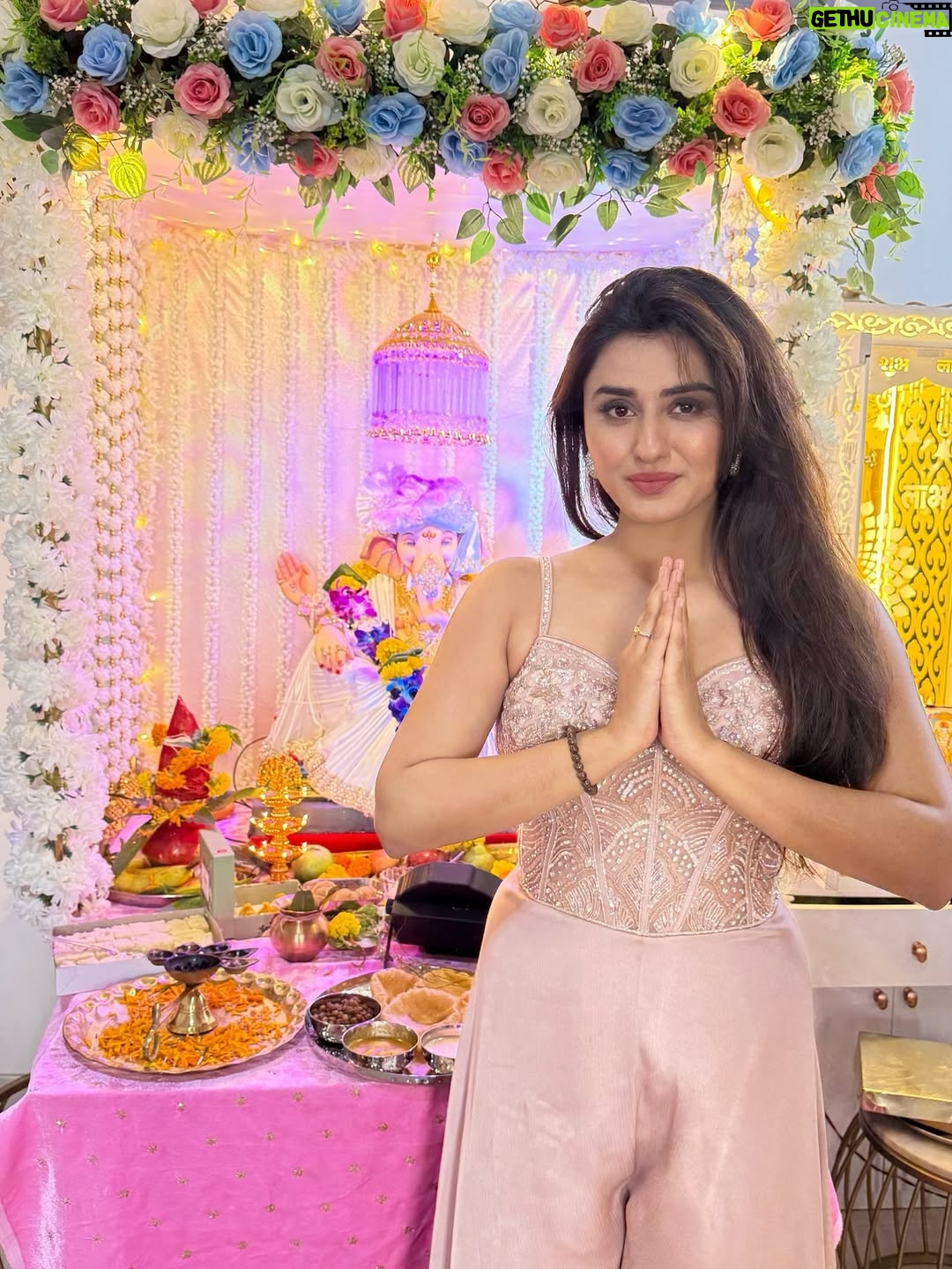 Garima Parihar - 90.7K Likes - Ganpati Bappa Morya💕🥰

.
.
.
#ootd #instaday #instagood #photooftheday#picoftheday #instamood #instagram