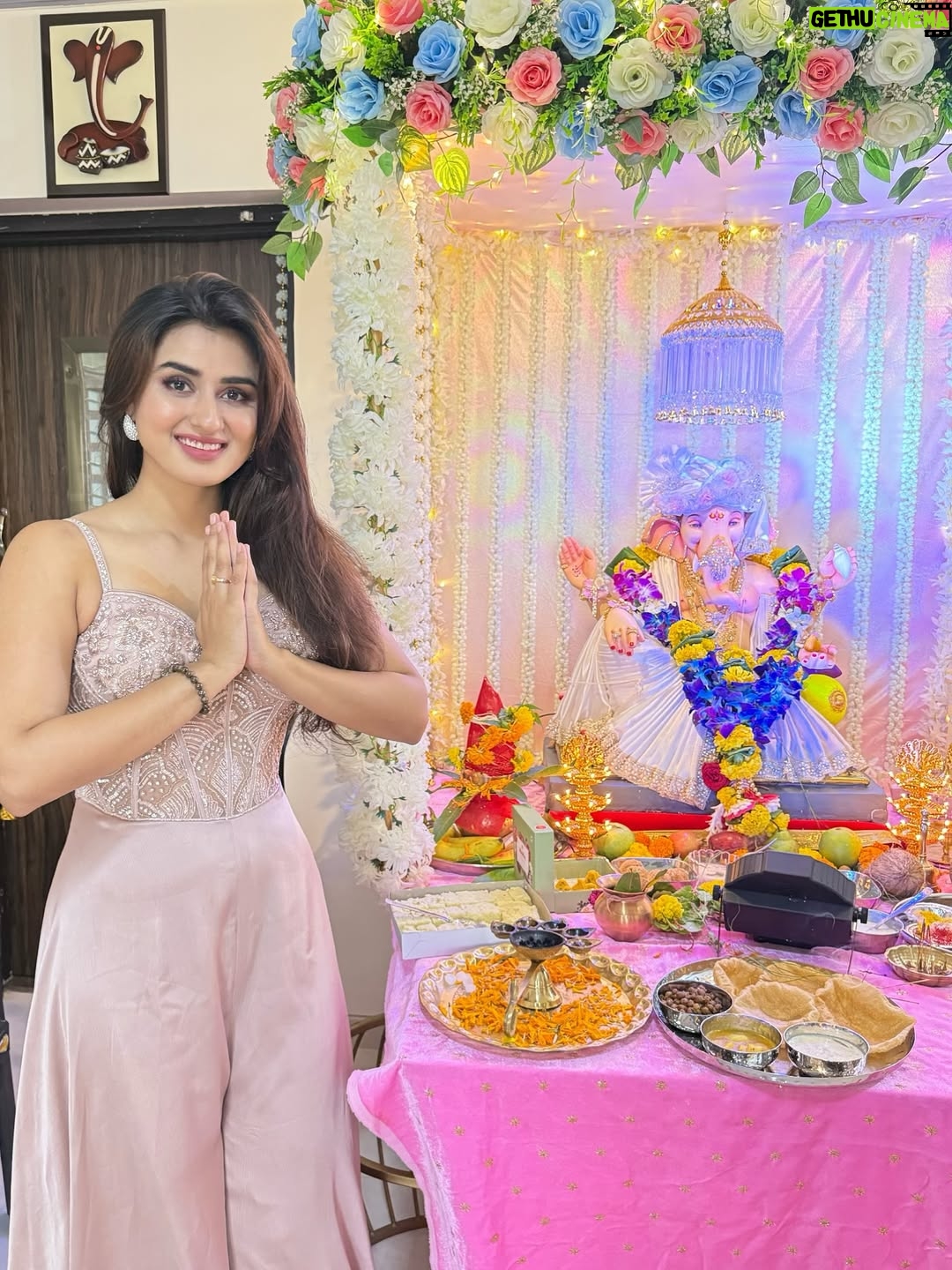 Garima Parihar - 90.7K Likes - Ganpati Bappa Morya💕🥰

.
.
.
#ootd #instaday #instagood #photooftheday#picoftheday #instamood #instagram
