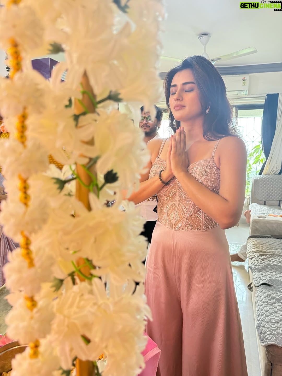 Garima Parihar - 90.7K Likes - Ganpati Bappa Morya💕🥰

.
.
.
#ootd #instaday #instagood #photooftheday#picoftheday #instamood #instagram