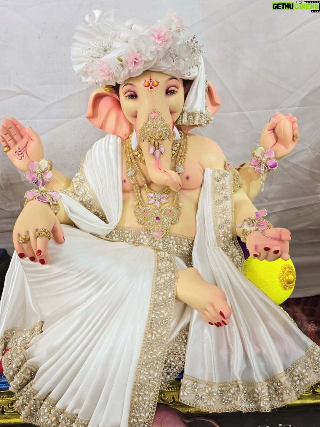 Garima Parihar - 90.7K Likes - Ganpati Bappa Morya💕🥰

.
.
.
#ootd #instaday #instagood #photooftheday#picoftheday #instamood #instagram