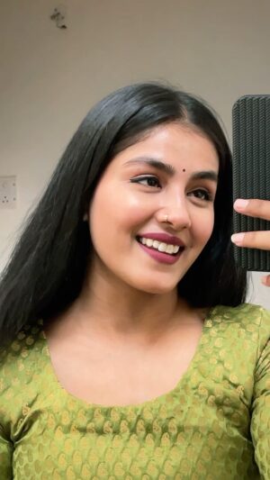 Garima Verma Instagram - Meri jaan ā„ļøš§æ
.
.
#reels #reelsinstagram #reelitfeelit #instagram #instagood #trending #viral #explore #likesforlike #shayari #loveshayari #sadshayari #sā„ļø
