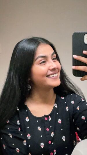 Garima Verma Instagram - 4 logo ka kam š
.
.
#reels #reelsinstagram #reelitfeelit #instagram #instagood #trending #viral #explore #likesforlike #shayari #loveshayari #sadshayari