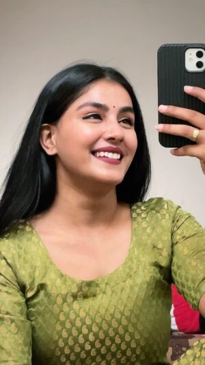 Garima Verma Instagram - Vo ek ladka š«µš„ŗ
.
.
#reels #reelsinstagram #reelitfeelit #instagram #instagood #trending #viral #explore #likesforlike #shayari #loveshayari #sadshayari #sā„ļø