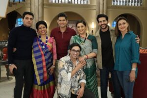 Gauri Pradhan Tejwani Instagram - The STAR family!!⭐️🌟⭐️
@starplus #KyonkiSaasBhiKabhiBahuThi
@balajitelefilmslimited