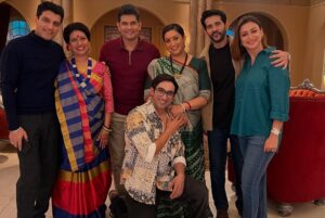 Gauri Pradhan Tejwani Instagram - The STAR family!!⭐️🌟⭐️
@starplus #KyonkiSaasBhiKabhiBahuThi
@balajitelefilmslimited