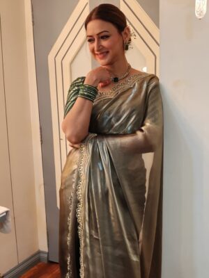 Gauri Pradhan Tejwani Instagram - Classic never tries too hard!!
HMU & 📸 @makeupbyrizsiledar