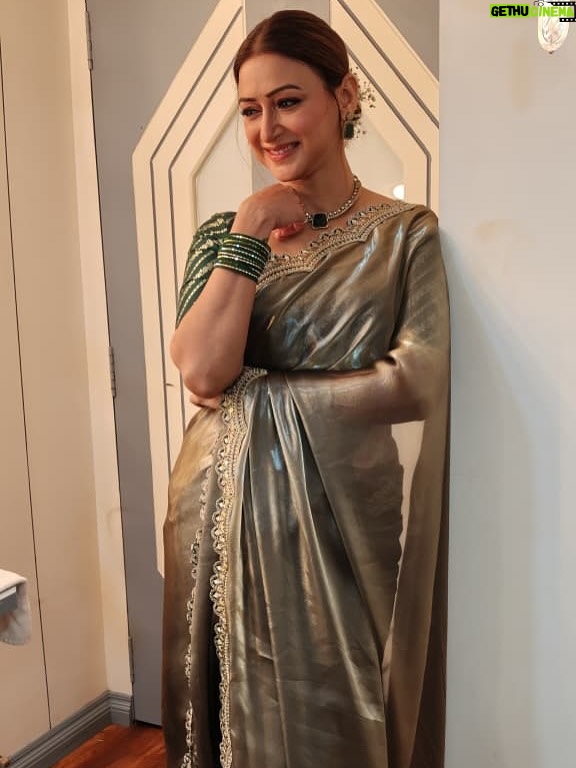 Gauri Pradhan Tejwani - 11.5K Likes - Classic never tries too hard!!
HMU & 📸 @makeupbyrizsiledar