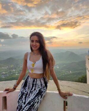 Gauri Prajapat Instagram - Dil ke jharokhe se✨
.
.
.
.
.
.
.
#udaipurdiaries #indorigauri #udaipurtrip #instafeed #udaipur  #rajasthantourism #explorepage #asthetic