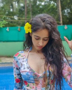 Gauri Prajapat Instagram - Insta me vs me in-person 🌼
Swipe to see➡️
.
.
.
.
.
.
.
#indorigauri #instapost #goadiaries #instagood #indorigauri #poolparty #goa