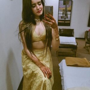 Gauri Prajapat Instagram - ✨✨✨
.
.
.
.
.
.
.
.
.
#indorigauri #bridesmaid #shaadivibes✨ #haldioutfit #indianwe #instafeed #