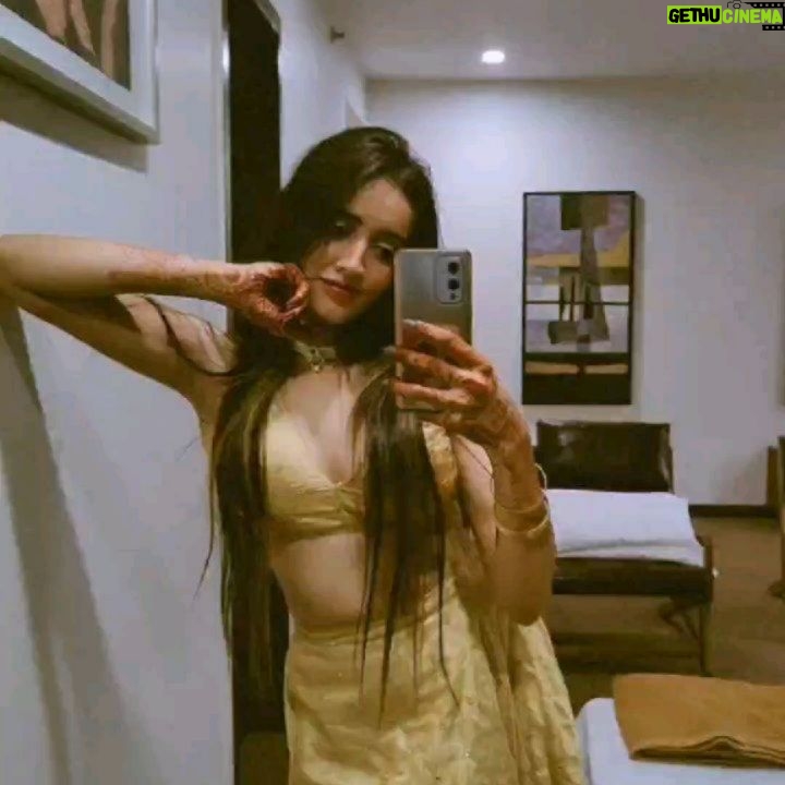 Gauri Prajapat - 3.8K Likes - ✨✨✨
.
.
.
.
.
.
.
.
.
#indorigauri #bridesmaid #shaadivibes✨ #haldioutfit #indianwe #instafeed #