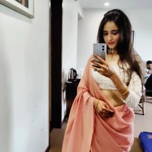 Gauri Prajapat Instagram - Saree and struggle!
.
.
.
.
.
.
#indorigauri #sareelove #instafeed #indianoutfit #weddings explore #indianlook #backfrombeingdead