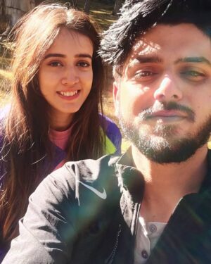 Gauri Prajapat Instagram - ✨Happy new year ✨🥳
.
Some of the moments from my new year
.
.
.
.
.
.
.
.
#indorigauri #happynewyear #himachaldiaries #manali #jagatsukh #newyearpost  #withmypeople #instagiid #instapost #instagram #mountainbaby #newyear #