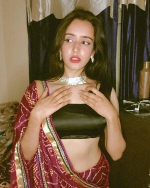 Gauri Prajapat Instagram - Saree hits different!
.
.
.
.
.
.
.
#saree #indorigauri #explore #indianlook #sareelove #instapost #postoftheday #indoregram #indianoutfit #redsaree #indore #indianwedding