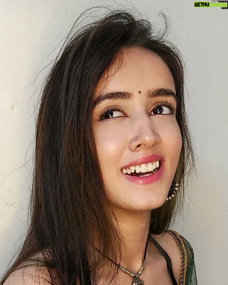 Gauri Prajapat - 7.3K Likes - Crush: cracks a lame joke!
me: 
.
Tag your crush💘
.
.
.
.
.
.
#indorigauri #indoregram #crushmemes #crush #jokes #instapost #instafeed #indianoutfit #saree #randompost #november #
