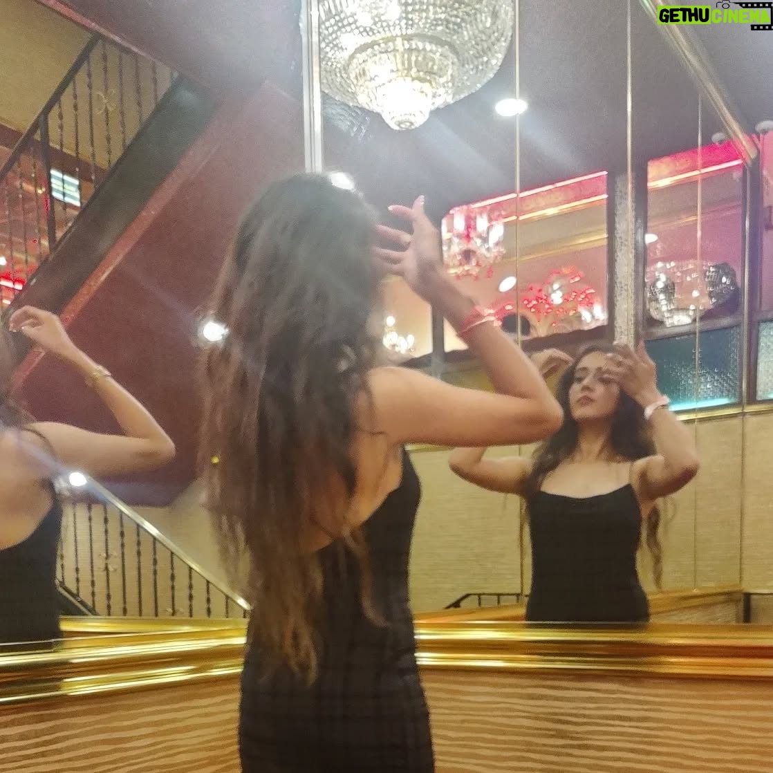 Gauri Prajapat - 2.1K Likes - Random 🌈
.
.
.
.
.
.
.
.
#randomdump #goadiaries #indorigauri #indoregram  #explore #memories #bigdaddycasino