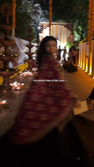 Gaurika Rathi Instagram - Favourite time of year🤍✨🧿
Can’t wait to just dance my heart out. 9 days of absolute magic ✨