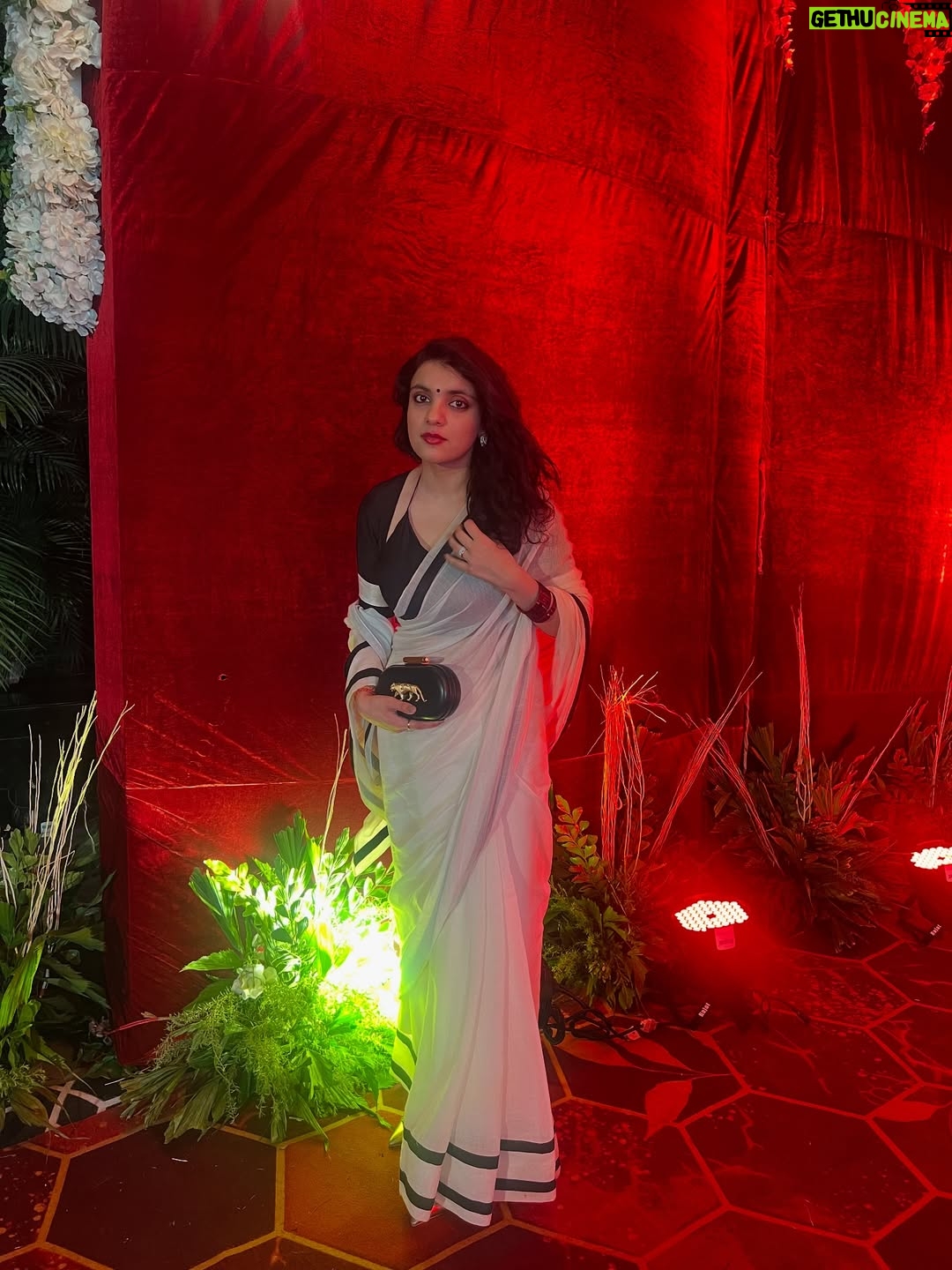 Gaurika Rathi - 0.9K Likes - 🤍🧿✨

Wearing @houseofmasaba