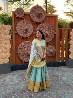 Gaurika Rathi Instagram - Not getting over this outfit 🎀🤍🤌
Favourite Palette.

Comment ‘🎀’ for outfit details.