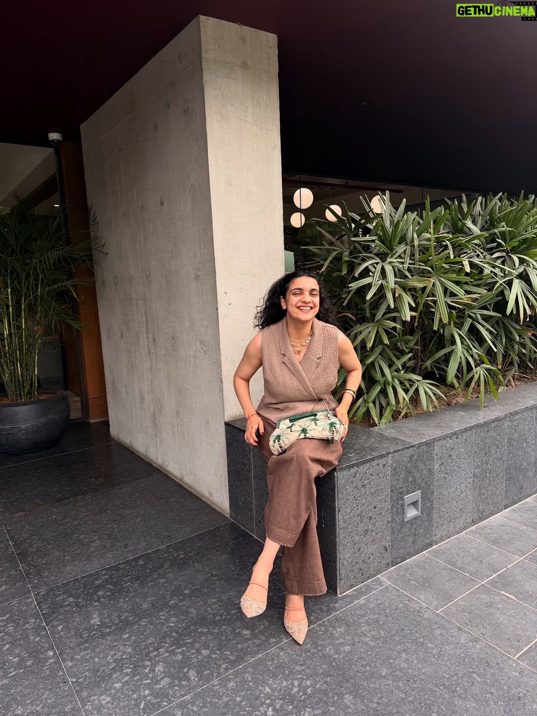 Gaurika Rathi - 860 Likes - Crazy days ahead🤍🎀🧿

Also, this combination lives rent free in my mind, heart & wardrobe🫠