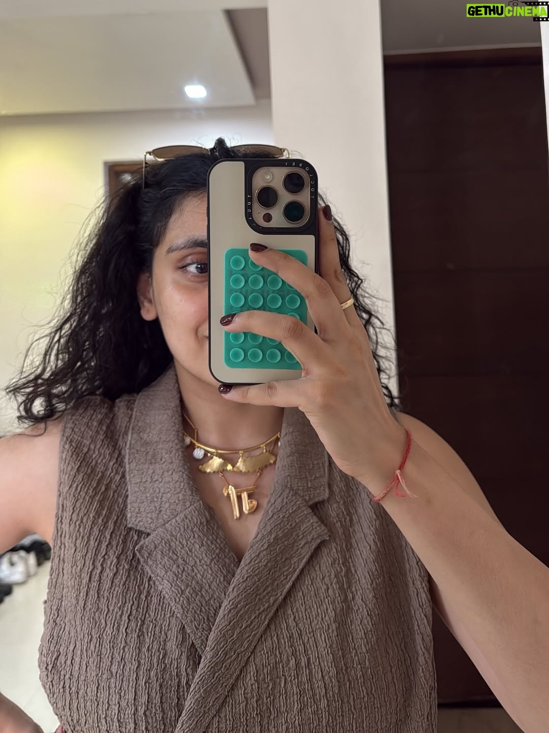 Gaurika Rathi - 860 Likes - Crazy days ahead🤍🎀🧿

Also, this combination lives rent free in my mind, heart & wardrobe🫠