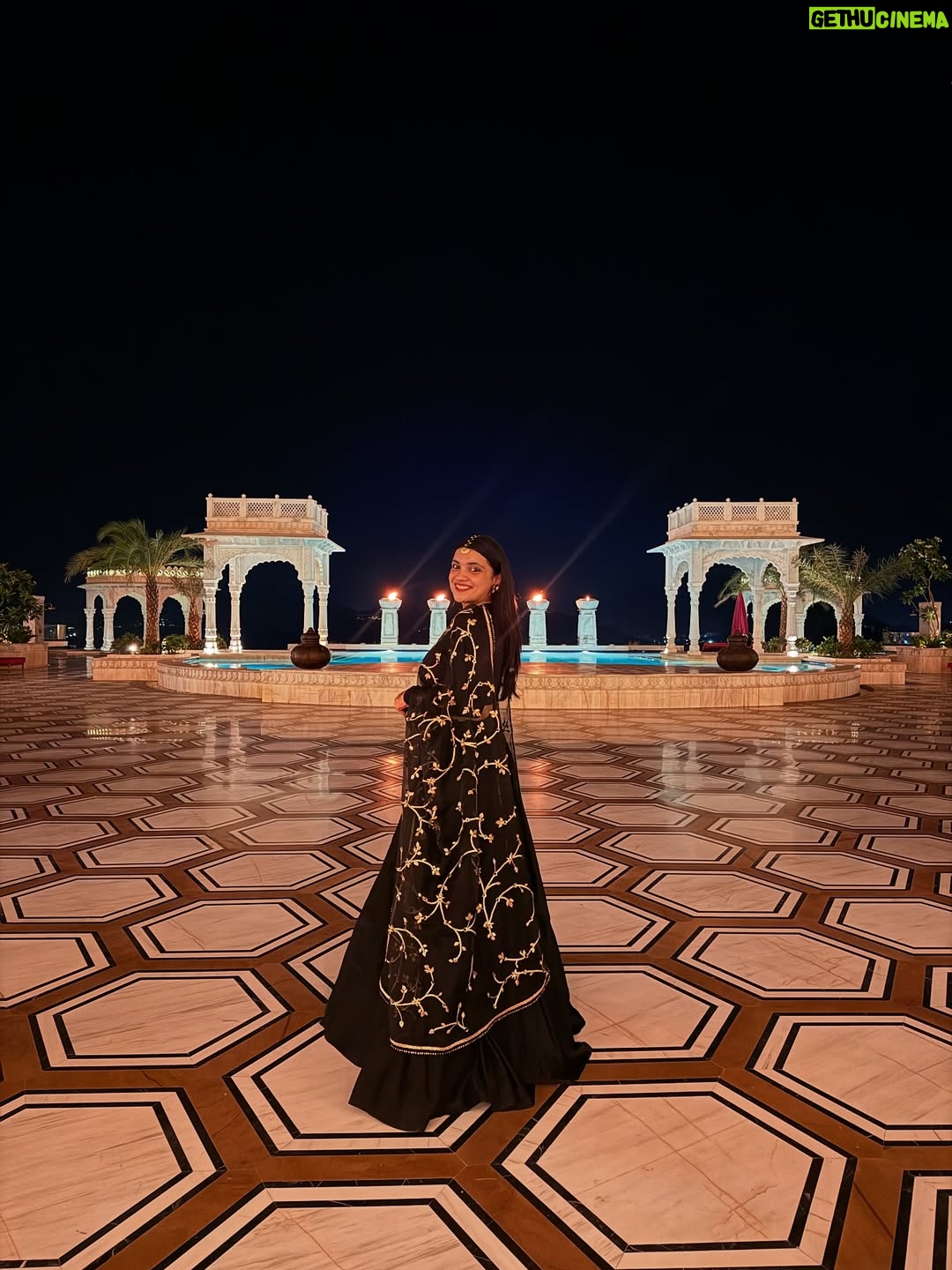 Gaurika Rathi - 793 Likes - ♠️🤍🧿

Outfit @poojapranayofficial 
Jewellery @bynirjari 
Clutch @sabyasachiofficial