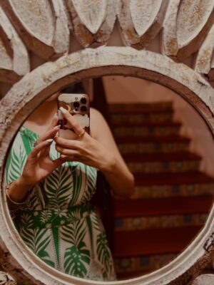 Gaurika Rathi Instagram - 🎀🤍🥂💃🧿