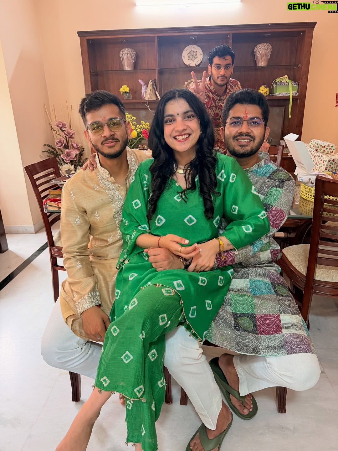 Gaurika Rathi - 1K Likes - Round 1🧿🤍🥹

The one festival that I always look forward to.
ARMY🧿❤️

@rathishivi Miss you🤍