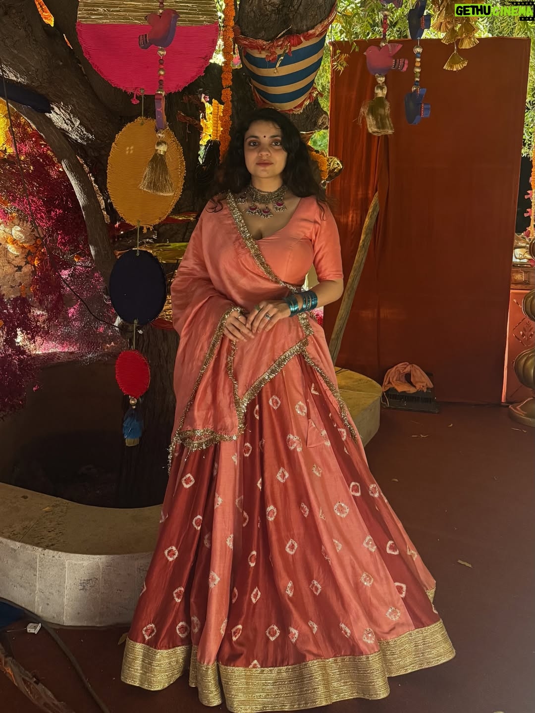 Gaurika Rathi - 1K Likes - Shades of pink🎀✨

Love, beauty, compassion, and kindness🤍
Wearing @label_gaurika
