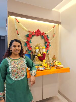 Gautami Kawale Instagram - Red flag or green?
🚥🚥🚥🚥🚥🚥
Happy Ganesh Chaturthi all!
#traditional #indian #kurti #ganpati #ganeshchaturthi #curls #ootd #festival #india #ganpatibappamorya