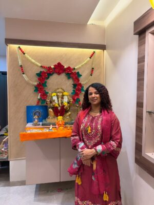 Gautami Kawale Instagram - Red flag or green?
🚥🚥🚥🚥🚥🚥
Happy Ganesh Chaturthi all!
#traditional #indian #kurti #ganpati #ganeshchaturthi #curls #ootd #festival #india #ganpatibappamorya