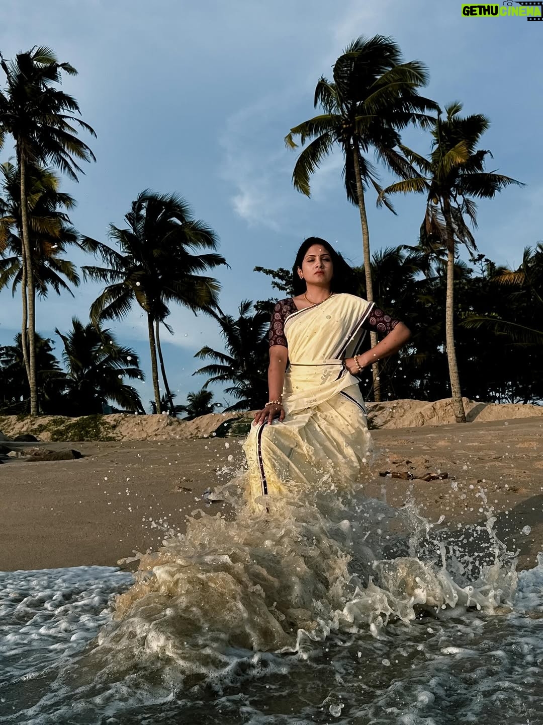 Gayathri Arun - 28.2K Likes - 🔥 🔥 

Captured by @sumin_s_kumar