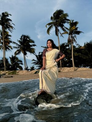 Gayathri Arun Instagram - 🔥 🔥
Captured by @sumin_s_kumar