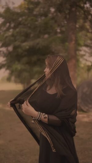 Geet Mehta Instagram - Biba Sada dil mod de 🖤✨
.
.
.
#reels #explore #foryou #trending