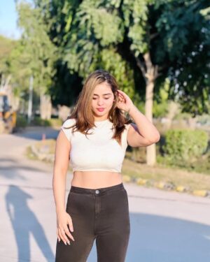Geet Mehta Instagram - I enjoy being alone.
My soul is at peace in silence✨