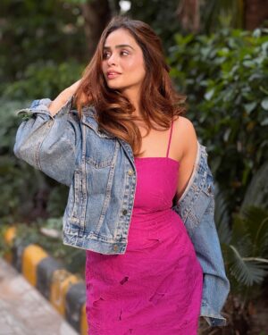 Geet Mehta Instagram - -look at you looking at me 💕