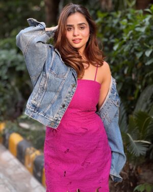 Geet Mehta Instagram - -look at you looking at me 💕