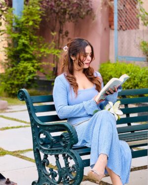 Geet Mehta Instagram - -It smells like a healed pretty woman summer 🤍