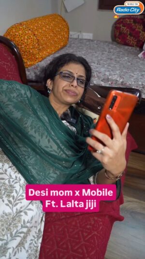 Geetanjali Chauhan Instagram - Meri mummy ka phone sare din hath me rahta hai lekin pick kabhi time pe nahi hota 😁
Follow for more such content follow @radiocity_rajasthan
.
#laltajiji #mummy #desimom #laltajiji #relatable