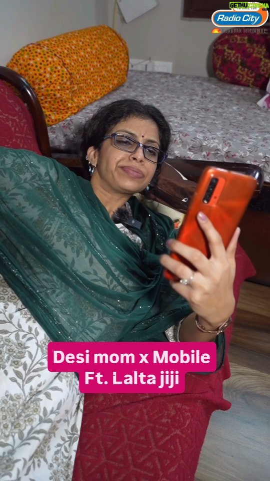 Geetanjali Chauhan - 10.1K Likes - Meri mummy ka phone sare din hath me rahta hai lekin pick kabhi time pe nahi hota 😁

Follow for more such content follow @radiocity_rajasthan

.
#laltajiji #mummy #desimom #laltajiji #relatable