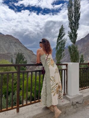 Geetanjali Chauhan Instagram - It was difficult to select but few pictures from my Ladakh Birthday trip ♥️
Don't forget to send hearts in comments 🤭
.
.
#ladakhdiaries #geetanjalichauhan #travel #birthdaytrip