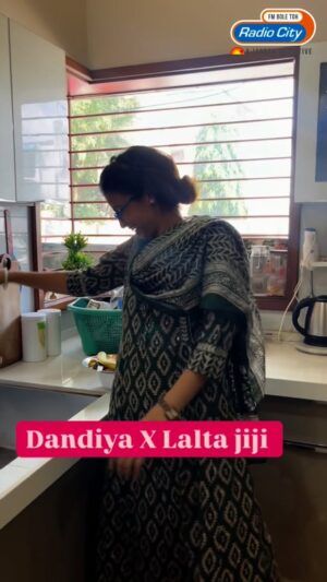 Geetanjali Chauhan Instagram - Dandiya me kaun leke chalega Lalta jiji ko jaldi batao !!
.
.
Follow @radiocity_rajasthan for more such content
#navratri #dandiya #laltajiji #geetanjalichauhan #radiocityrajasthan
( Lalta Jiji, Dandiya, Garba, Daily Reels, Navratri, Geetanjali Chauhan, Radio City Rajasthan)
